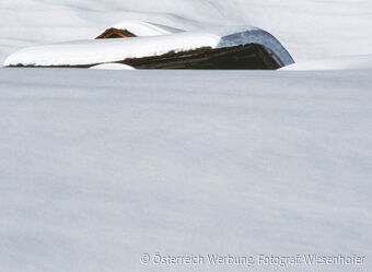 #11060 - Alm-Huette im Schnee 