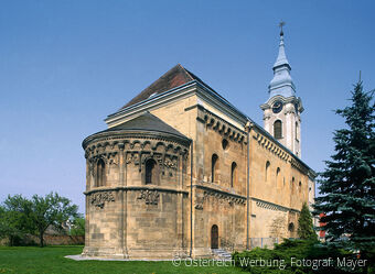 #17056 - Kirche in Schoengrabern / Romanische Apsis 